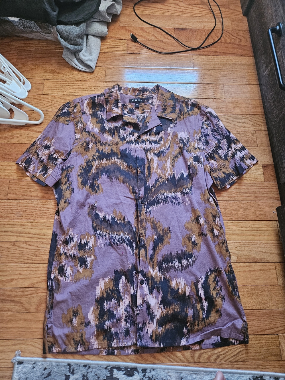 Express Men’s Short Sleeve Button-Up Shirt in Purple Print